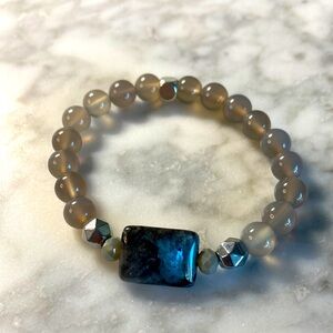 Larkivite & grey agate bracelet